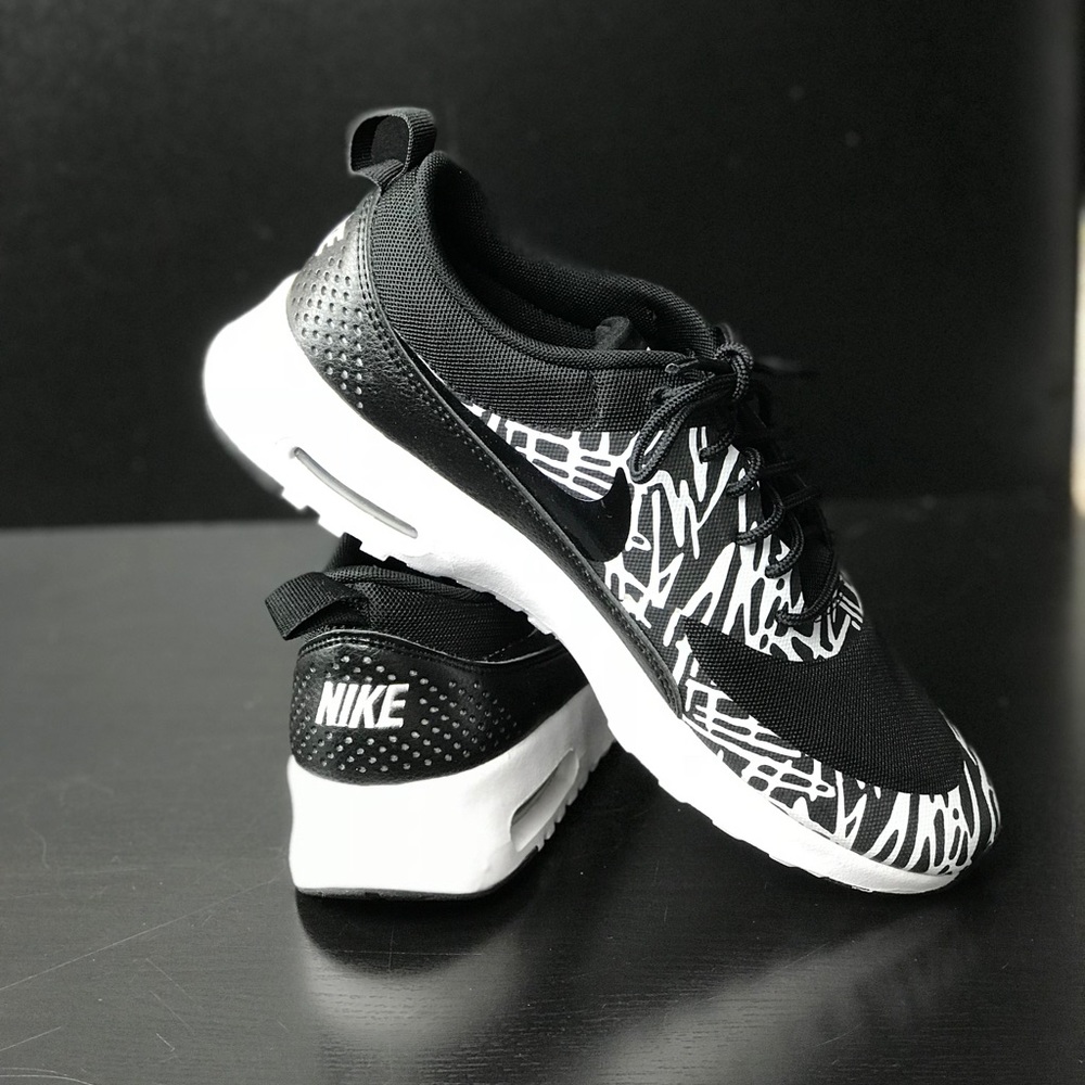 NWT Nike Air Max Thea Print Black/White WMNS - Picture 4 of 8